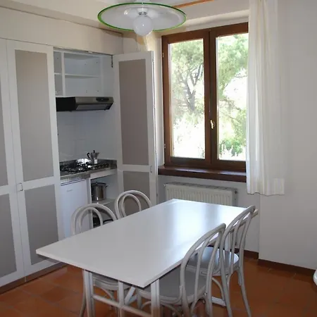 Ξενοδοχείο με διαμερίσματα Costermano